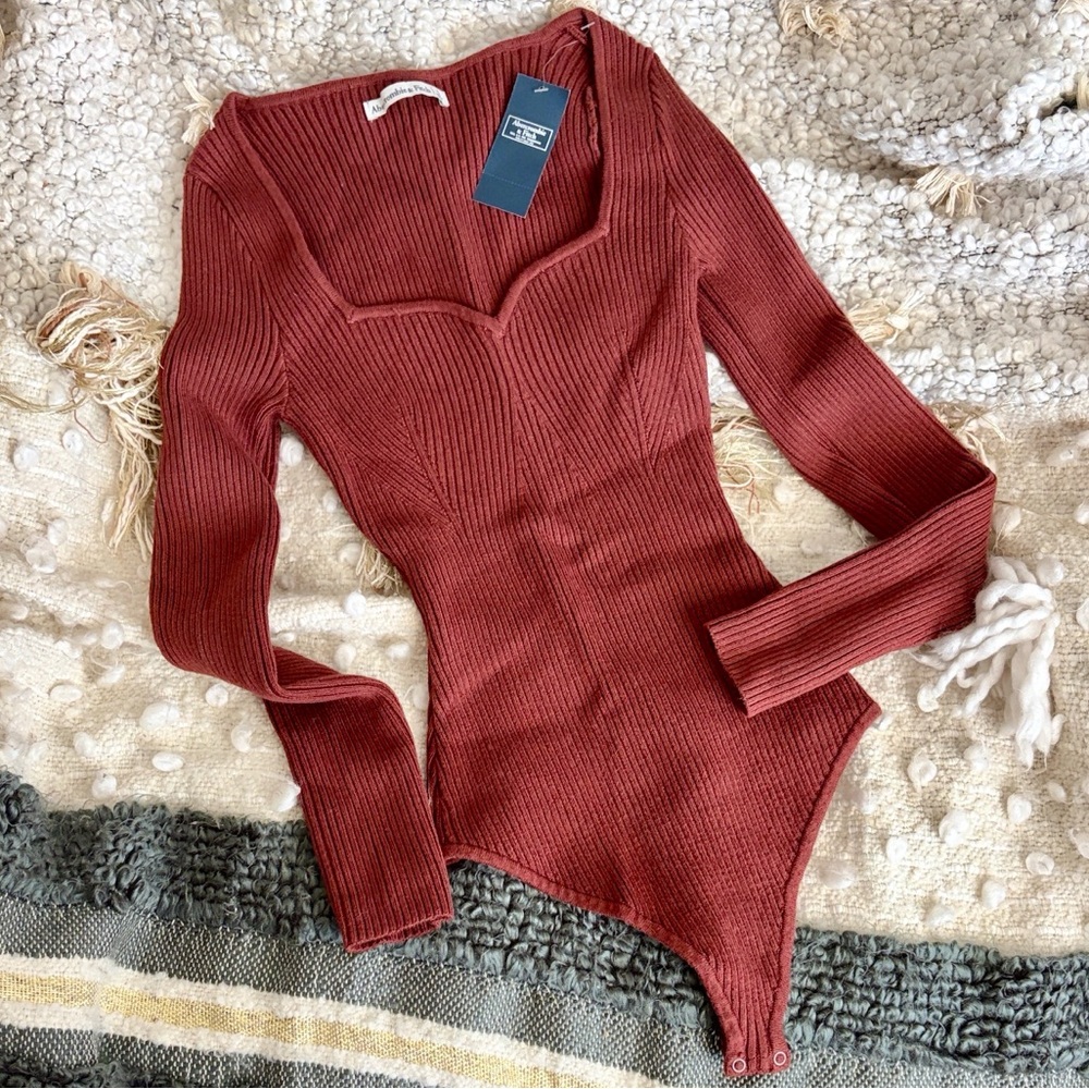 NWT Abercrombie Long Sleeve Ribbed Sweetheart Bodysuit
